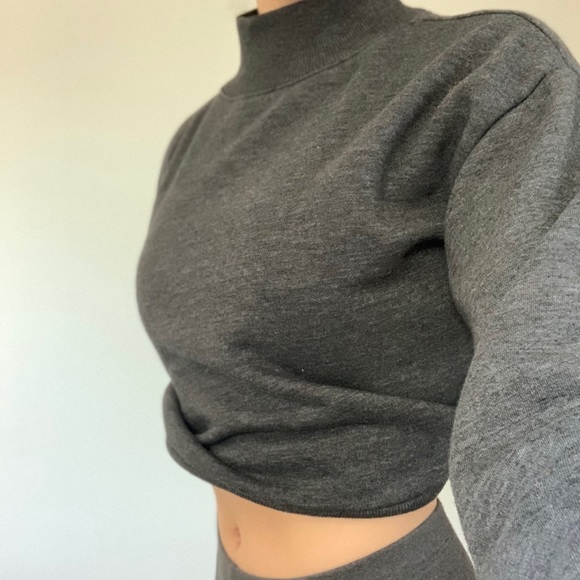 𝚃𝚄𝚁𝚃𝙻𝙴𝙽𝙴𝙲𝙺 𝚂𝚆𝙴𝙰𝚃𝙴𝚁 - Picture 2 of 3